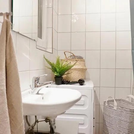 Apartment Gemutliches Kleines Studio-apartment In Top Lage Nahe Innenstadt Mit Klimaanlage *