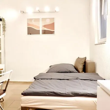 Gemutliches Kleines Studio-apartment In Top Lage Nahe Innenstadt Mit Klimaanlage Apartment