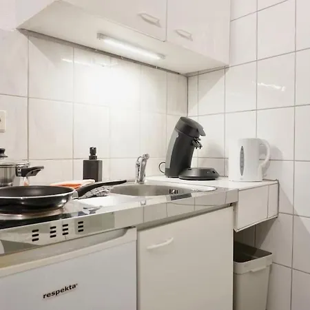 Apartment Gemutliches Kleines Studio-apartment In Top Lage Nahe Innenstadt Mit Klimaanlage